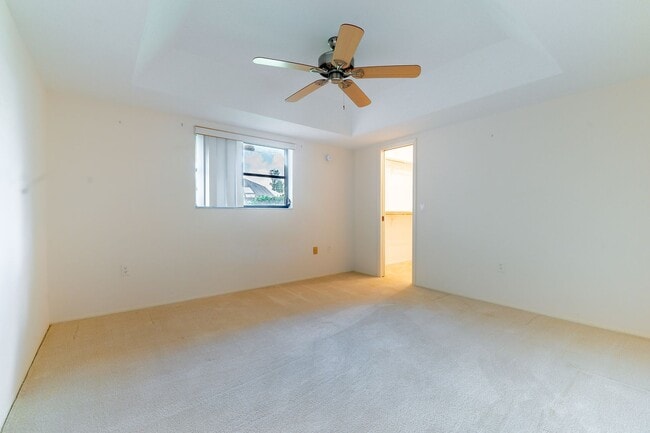 Building Photo - Spacious 3-Bed, 2-Bath Pool Home in Planta...