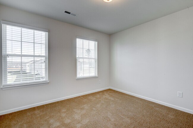 Building Photo - 4 Bedroom Rental in Mackintosh On The Lake Neighborhood!
