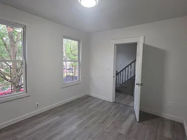 Building Photo - 238 Newhall St