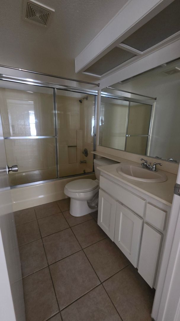 Building Photo - 9479 Fairgrove Ln