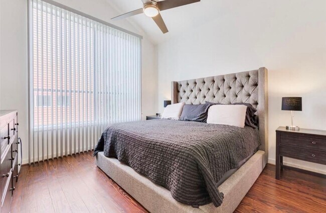 Building Photo - Immaculate 2-Story Urban Loft Townhome wit...