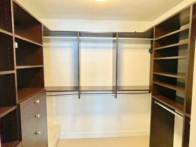 Building Photo - Millennium Stunner! 2BR/2BA 1,245sqft! Pet...