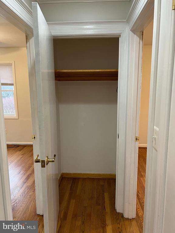 Building Photo - 810 Wisteria Dr