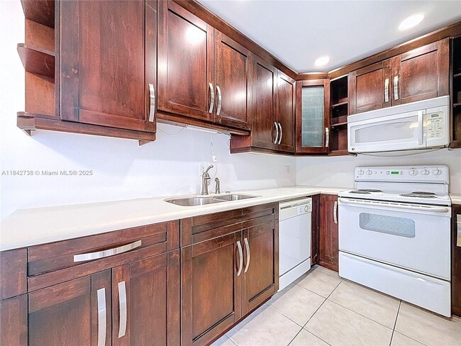 Building Photo - 8911 NW 28th Dr