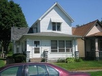 Building Photo - 704 9th Ave S