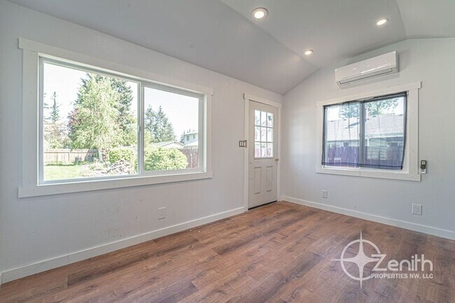 Building Photo - 4213 NE 139th Ave