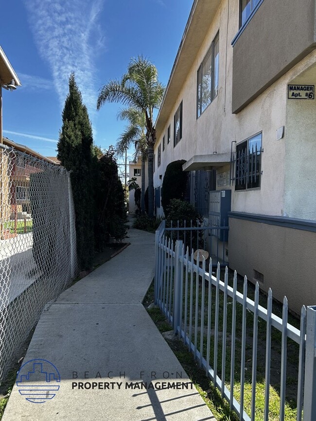 Building Photo - 6214 Victoria Blvd.