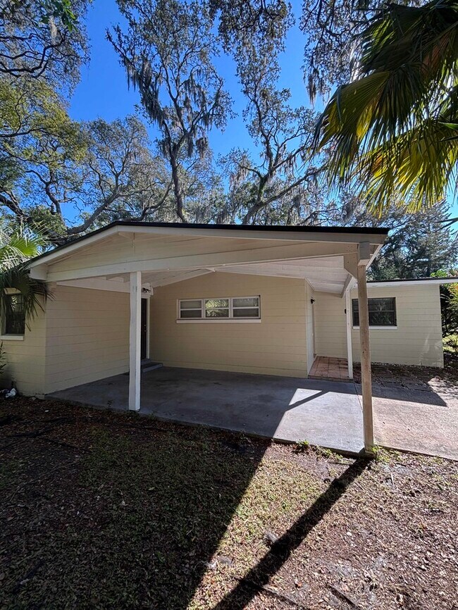 Building Photo - Spacious Home with Modern Amenities and Carport Parking