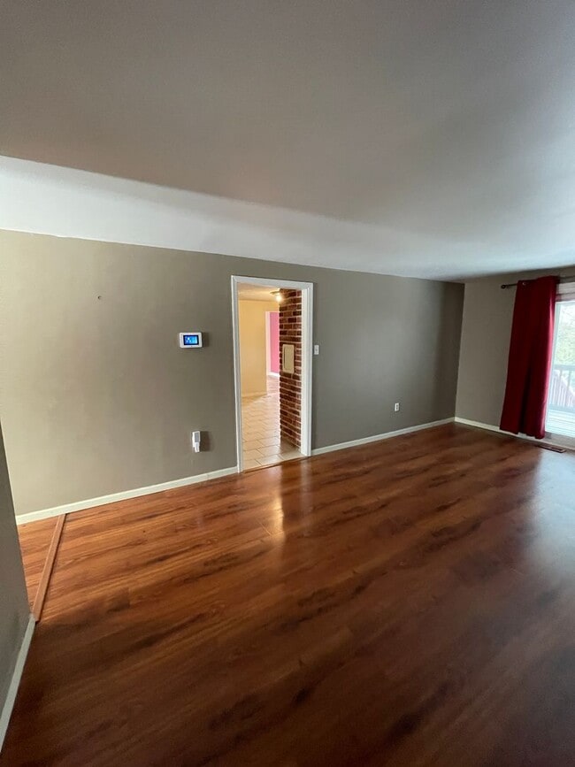 Building Photo - 120 Scottsdale Dr