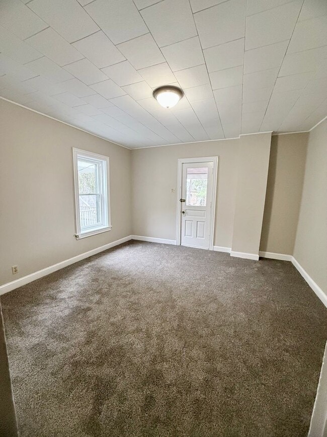 Building Photo - Charming & Spacious Historic 5-Bedroom Home for Rent in Carlisle, PA