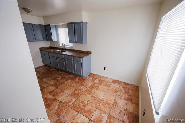 Building Photo - 14960 Alberta Ave