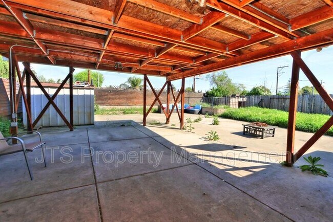 Building Photo - 7733 Temwoods Way