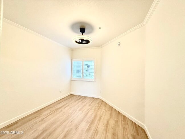 Building Photo - 7401 W Arrowhead Clubhouse Dr