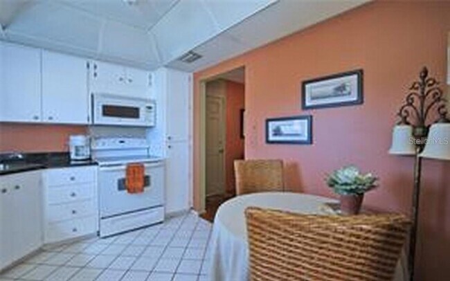 Building Photo - 221 Cedarwood Cir
