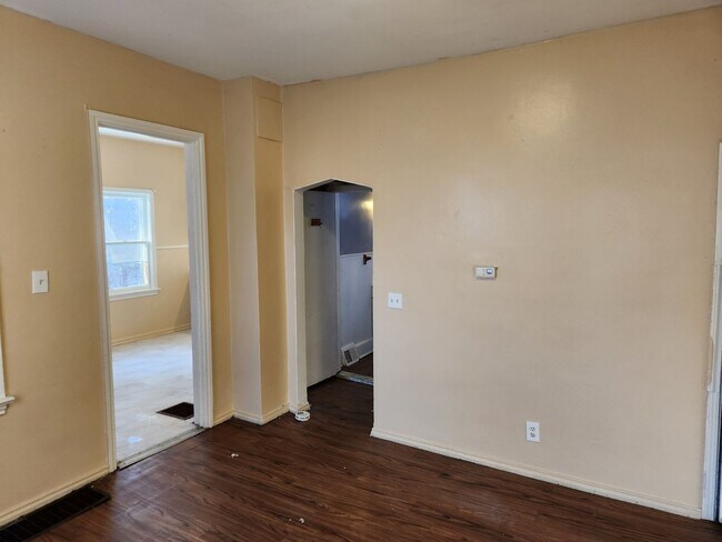 Building Photo - 191 Wilder St