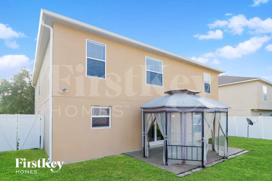 Building Photo - 2130 Aitkin Loop