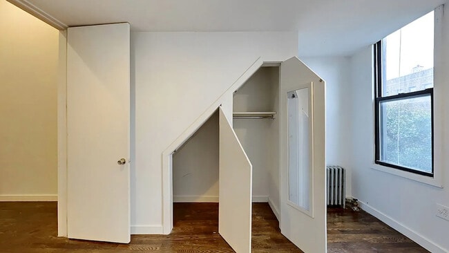 Building Photo - 886 Franklin Ave