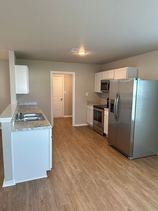 Building Photo - *Pre-leasing* Three Bedroom | Two Bath Hom...