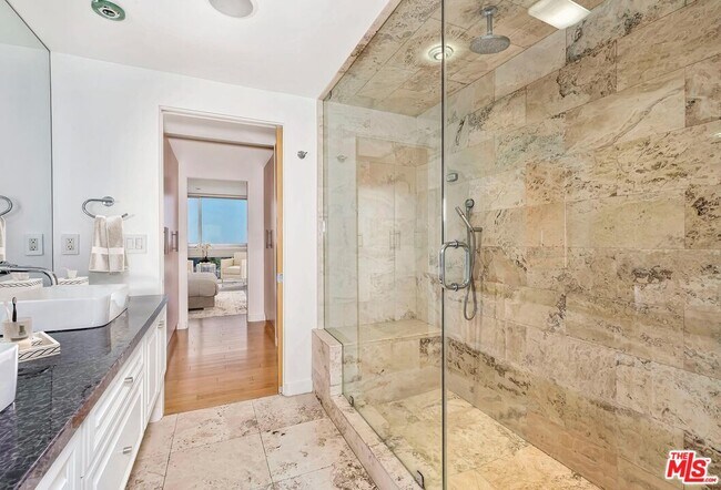 Building Photo - 2222 Ave of the Stars