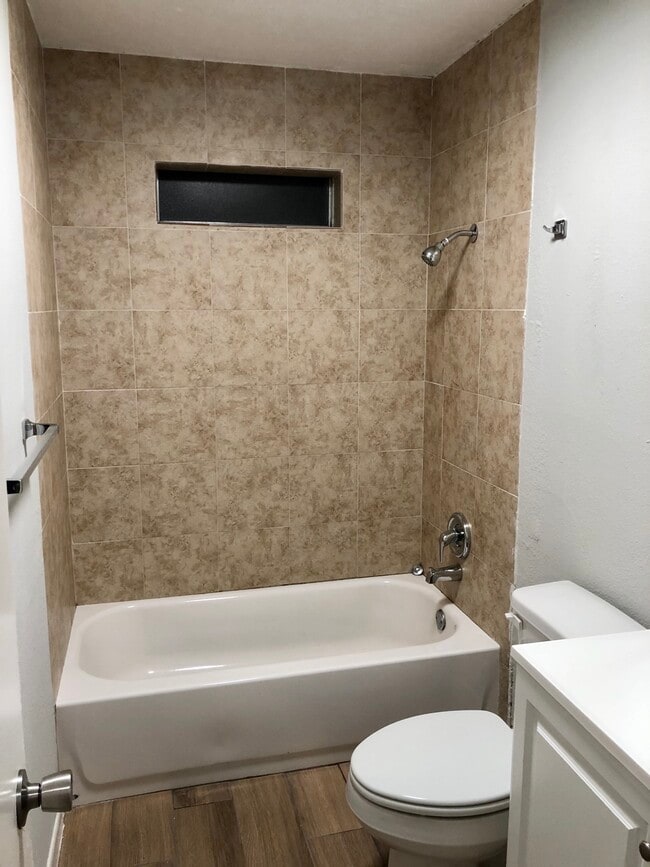 Building Photo - 2905 Highland Ave