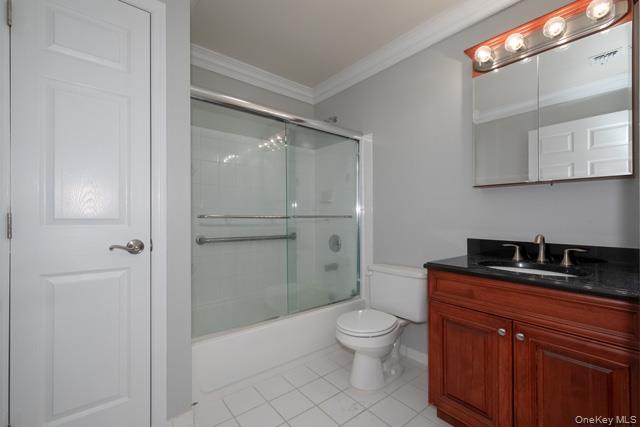 Building Photo - 167 Village Green Dr