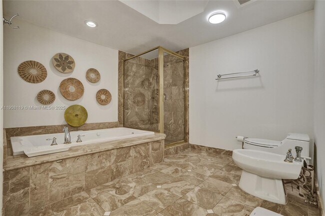 Building Photo - 9559 Collins Ave