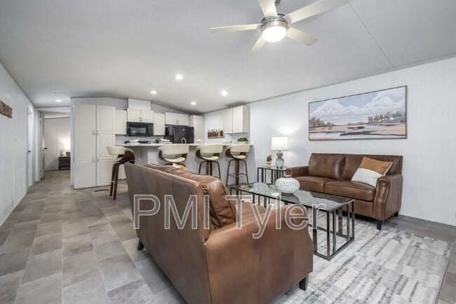 Building Photo - 203 Sugar Maple Ln