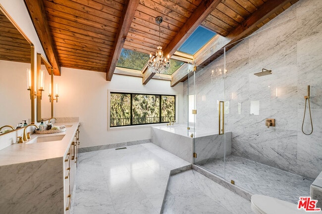 Building Photo - 2975 Calle Bonita