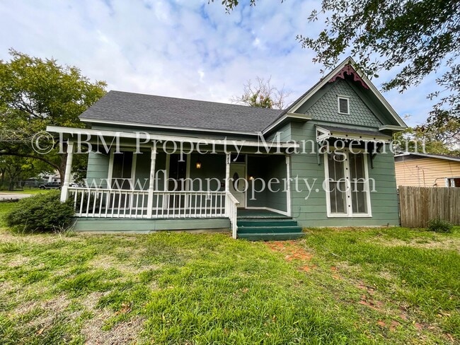 Primary Photo - 1824 W 5th Ave