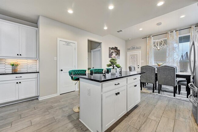 Building Photo - 7006 Winterberry Gln Ln