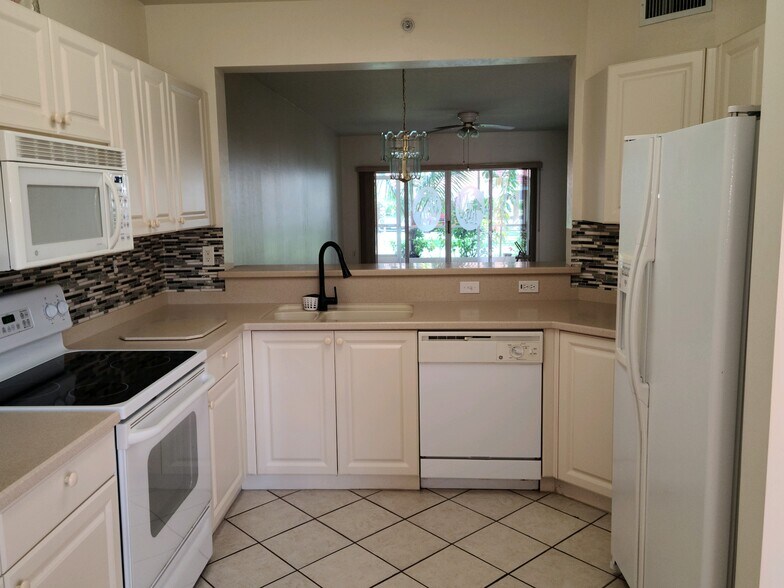 Building Photo - 7821 Great Heron Way