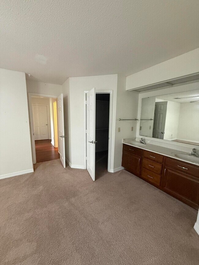 Building Photo - 1305 Ariel Ct