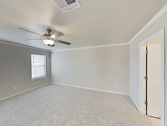 Building Photo - A Very Nice 4 Bedroom 2 Bath Home with 3 C...