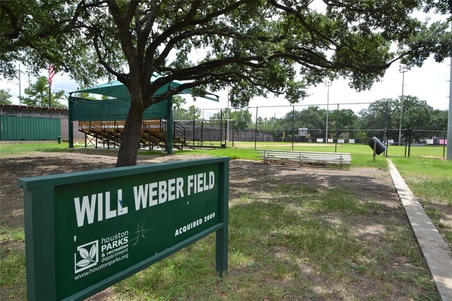 Building Photo - 1633 Castle Ct