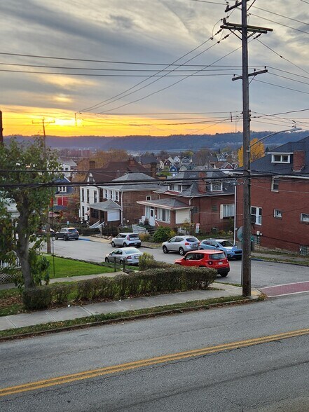 Building Photo - 2245 S Braddock Ave