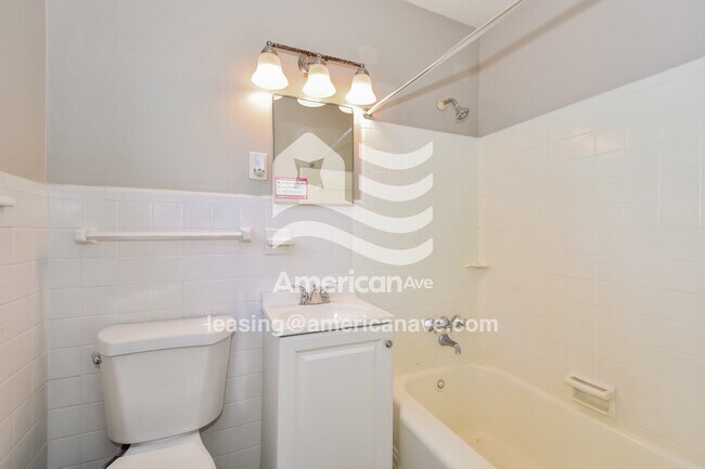 Building Photo - 1820 N Beltline Blvd