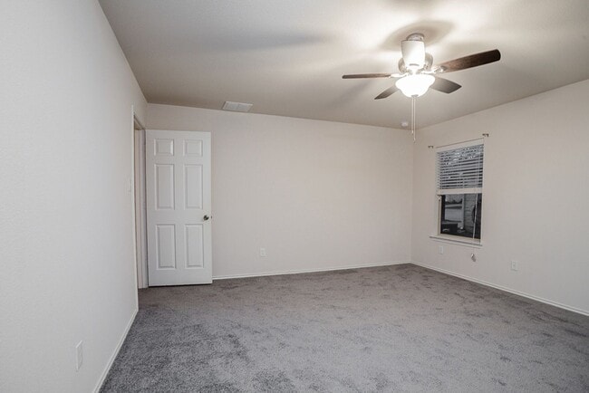 Building Photo - Beautiful 4/BR 2.5/BA Home with Incredible...
