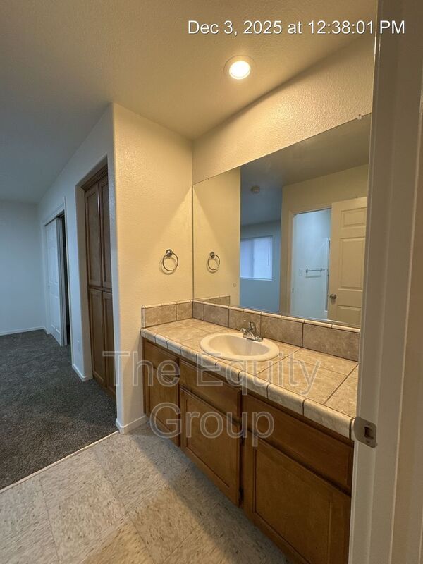 Building Photo - 2132 W Lark Ave