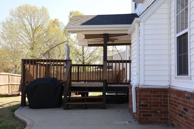Building Photo - 2908 Northaven Dr