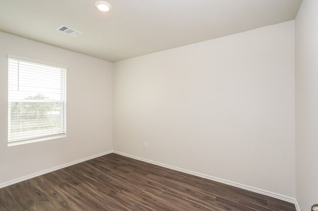 Building Photo - 3016 Tallgrass Ct