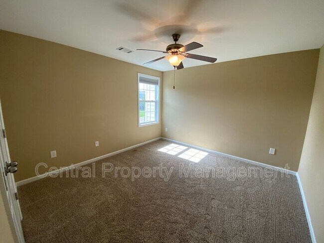 Building Photo - 53 Barnwood Cir