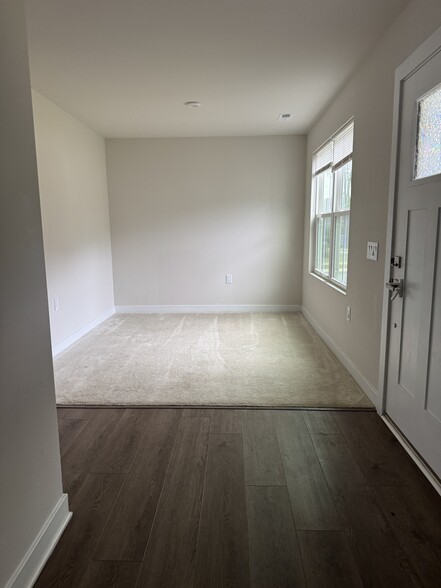 Building Photo - 648 Holly Bluff St