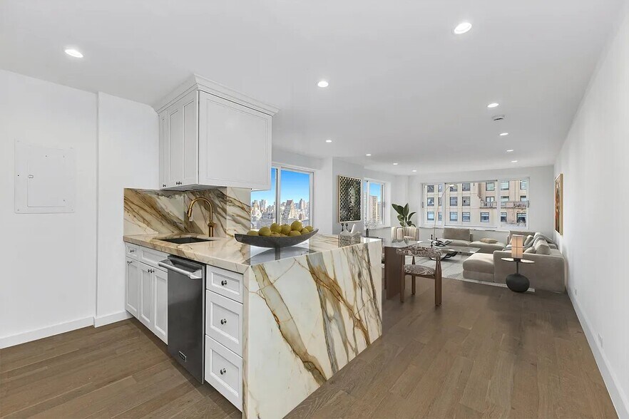 Building Photo - 106 Central Park S