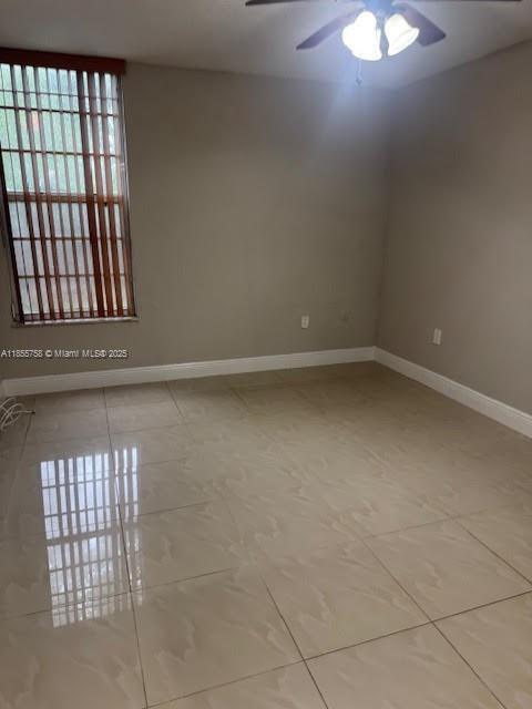 Building Photo - 8820 Fontainebleau Blvd