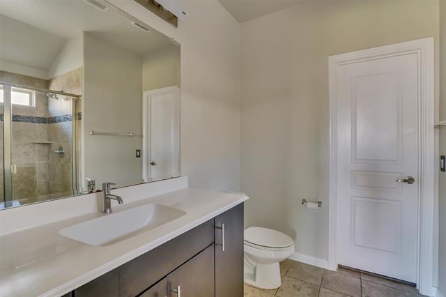 Building Photo - 816 Oriel Cir