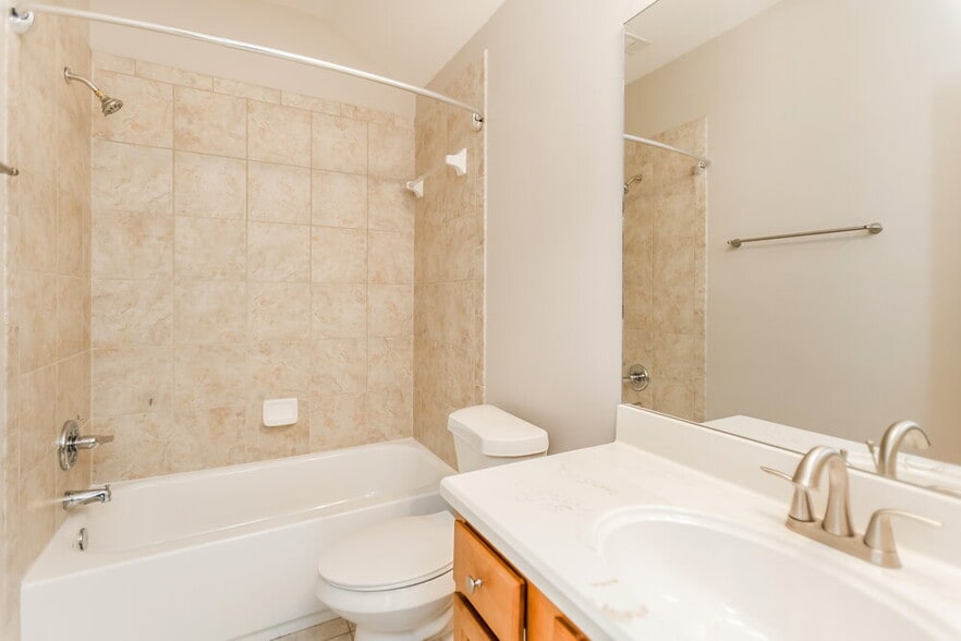 Building Photo - 4654 Jefferson Ridge Way