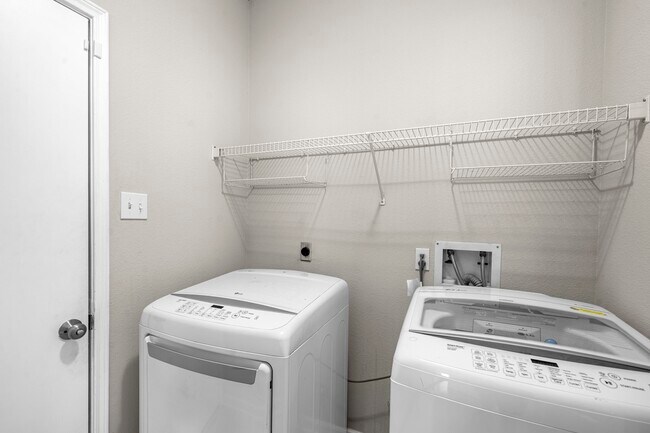 Building Photo - 1505 Hickory Ct