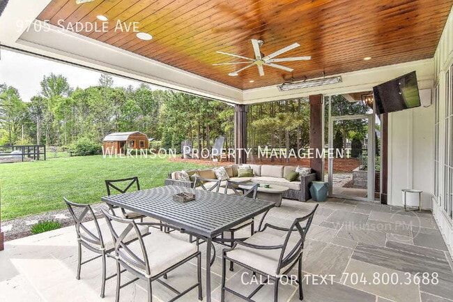 Building Photo - 9705 Saddle Ave