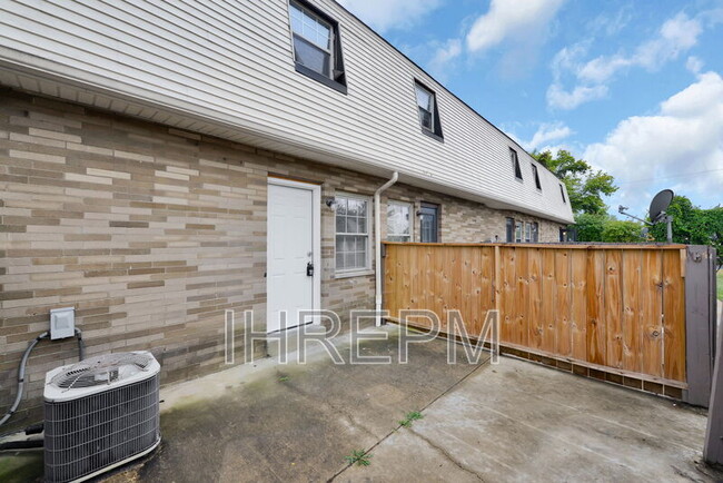 Building Photo - 3043 Morsetown Ct S