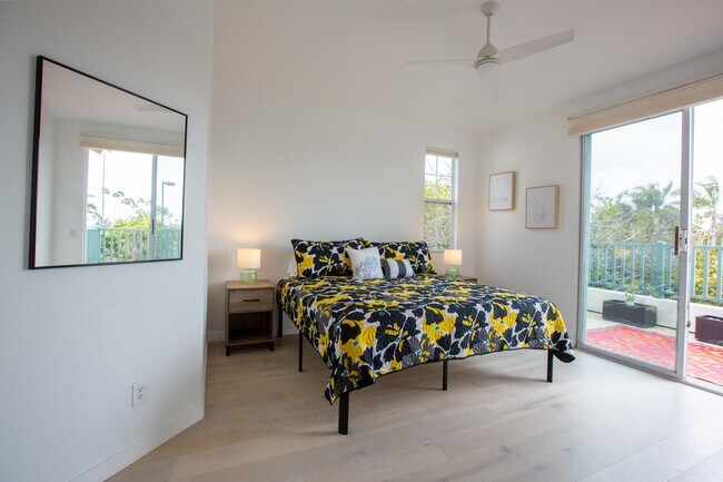 Building Photo - 593 Sweet Pea Pl